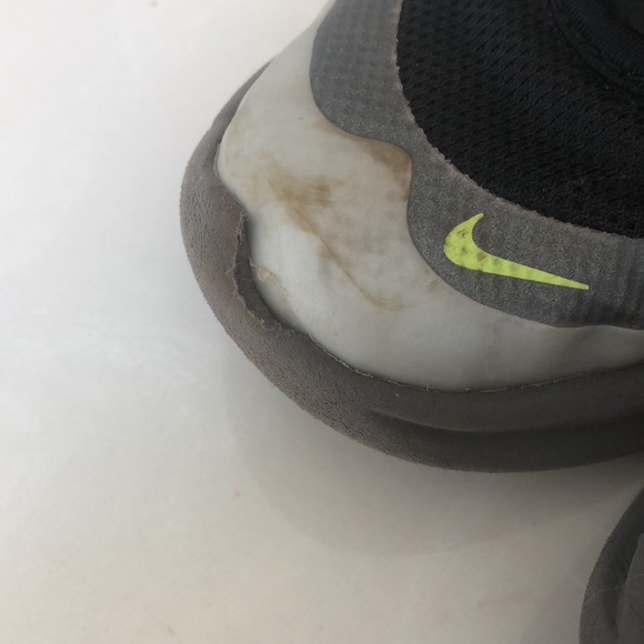 Boys Nike Air Max Shoe - Picture 2 of 3